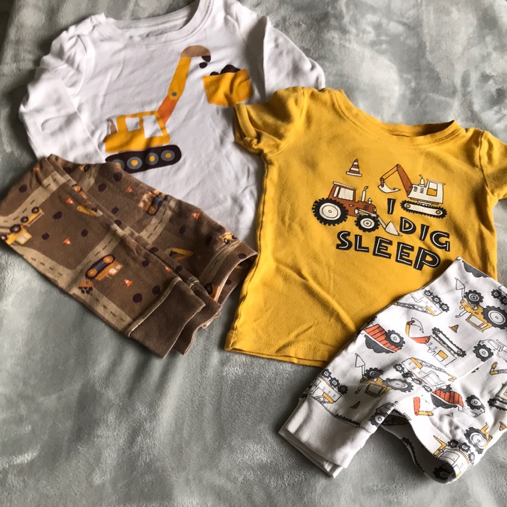 Old Navy Toddler pajamas (2 sets)